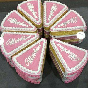 AW20 Moschino Couture Jeremy Scott Cake Slice Clutch Logo Marie Antoinette